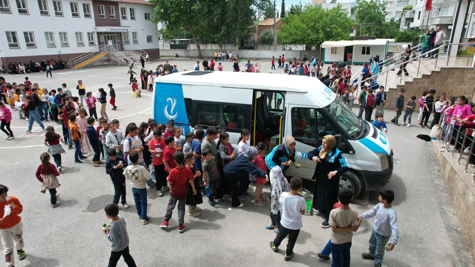 Adıyaman Yesevi Hareketi’nden Depremzede Öğrencilere Çocuk Şenliği