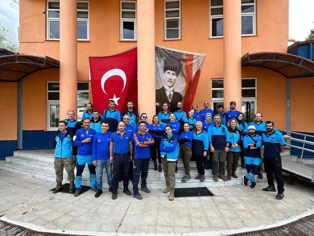Yesevi Hareketi Aydın Arama Kurtarma Ekibimiz, Akreditasyon Sınavı İçin Çadır Kurma Pratiği Yaptı