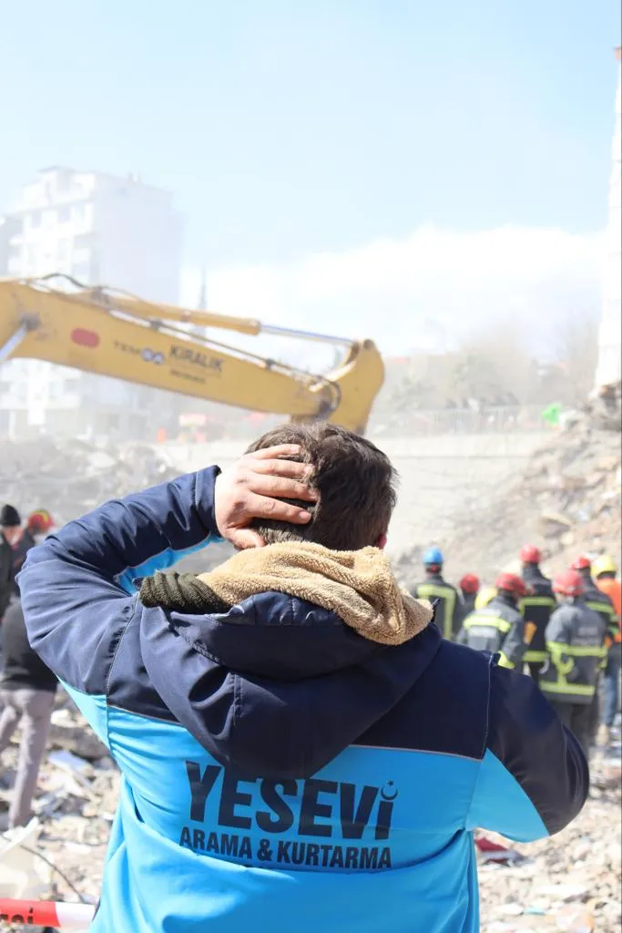 Depremin dokuzuncu gününde Kahramanmaraş Ebrar Sitesi’nde arama ve kurtarma çalışmalarımız devam ediyor…
