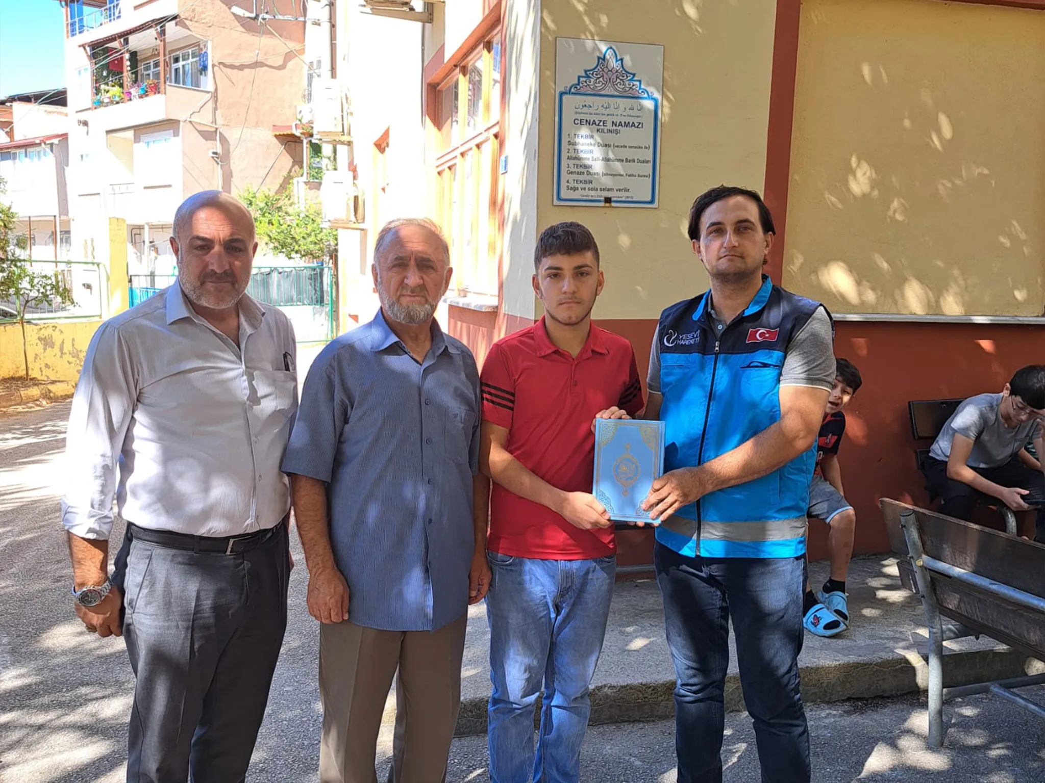 Yesevi Hareketi Kocaeli İl Temsilciliği’nden İzmit’te Kur’an Kursu Öğrencilerine Destek