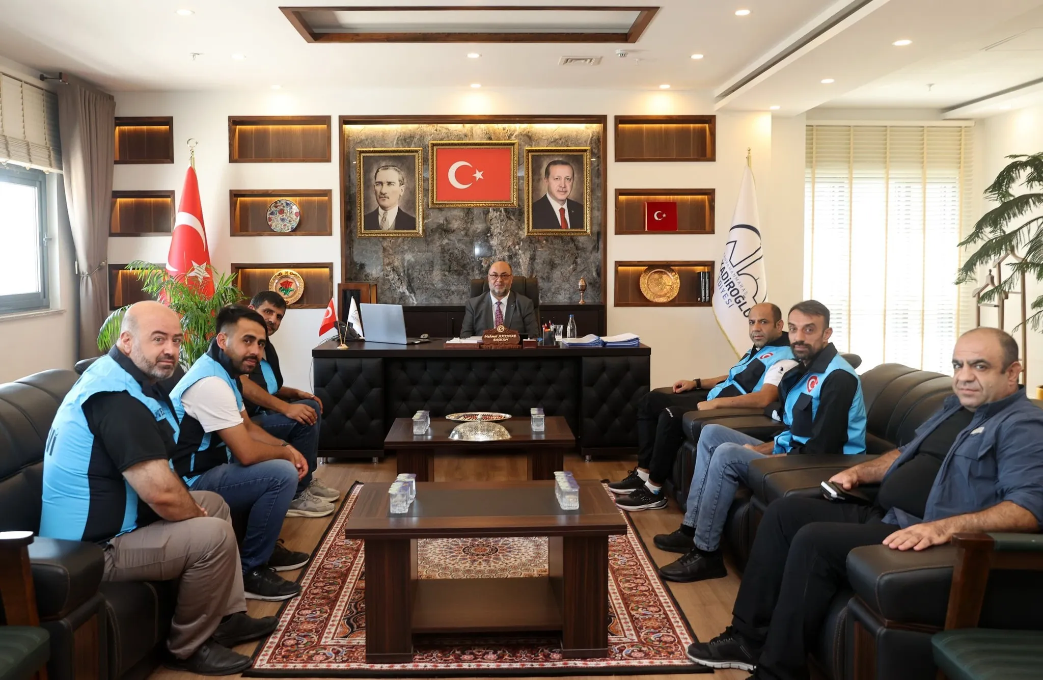 Yesevi Hareketi Kahramanmaraş İl Temsilciliğinden Dulkadiroğlu Belediye Başkanı Mehmet AKPINAR’a Ziyaret