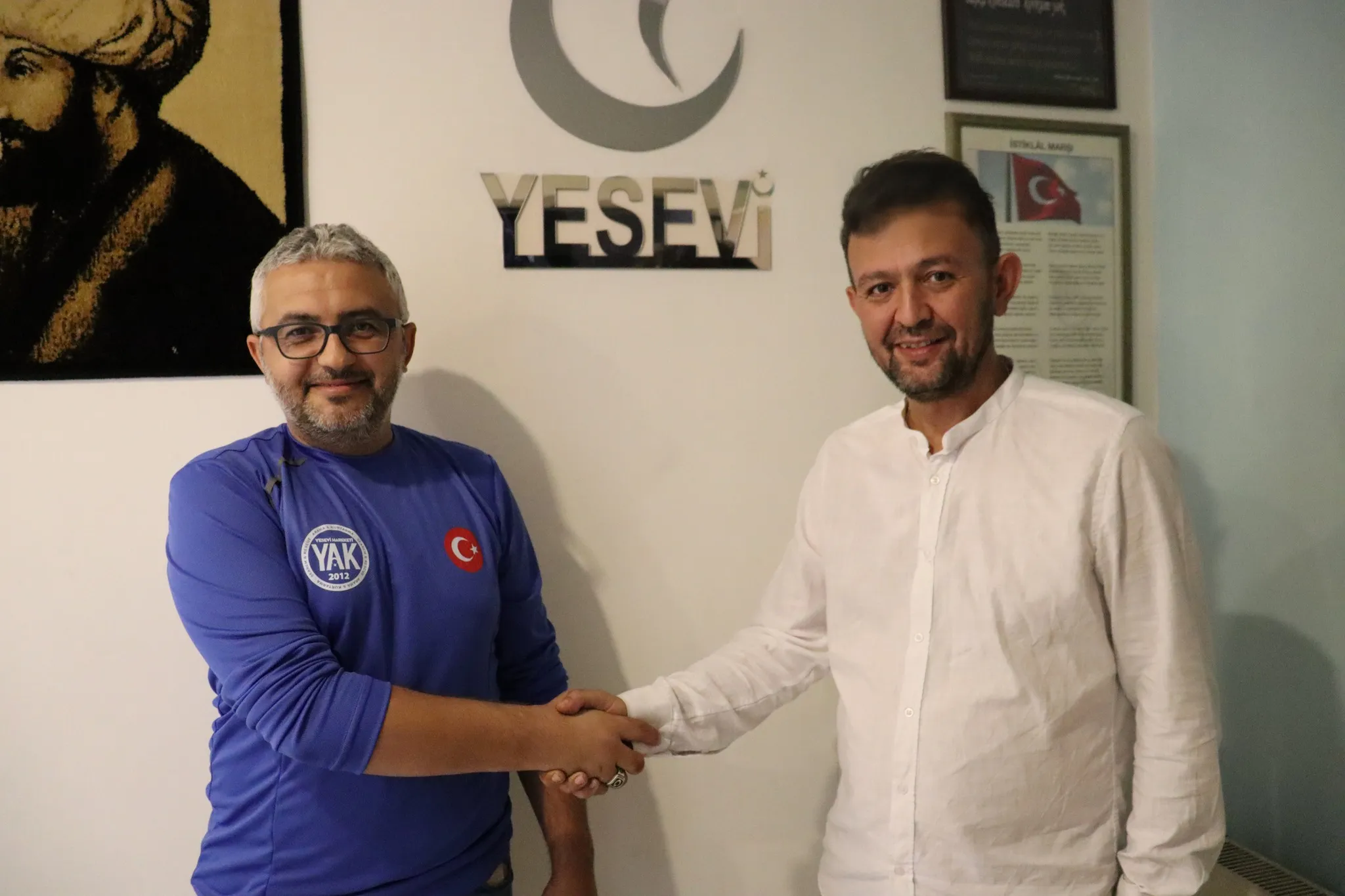 Yesevi Hareketi Derneği, Tişört Dünyası ile Giyim Tedarik Anlaşması İmzaladı