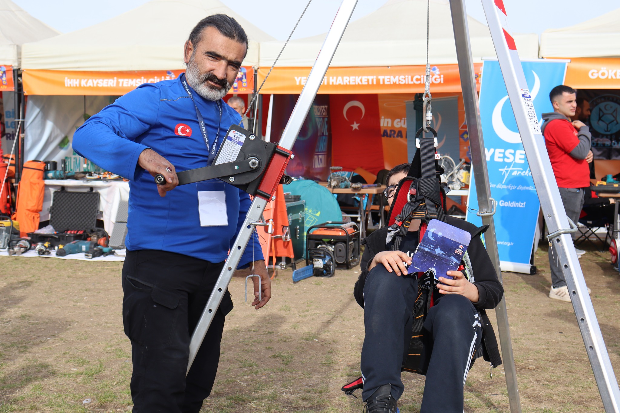 Kayseri Yesevi Arama Kurtarma ekibi olarak Kayseri Bilim Merkezi 6. Bilim Şenliği'ndeyiz!