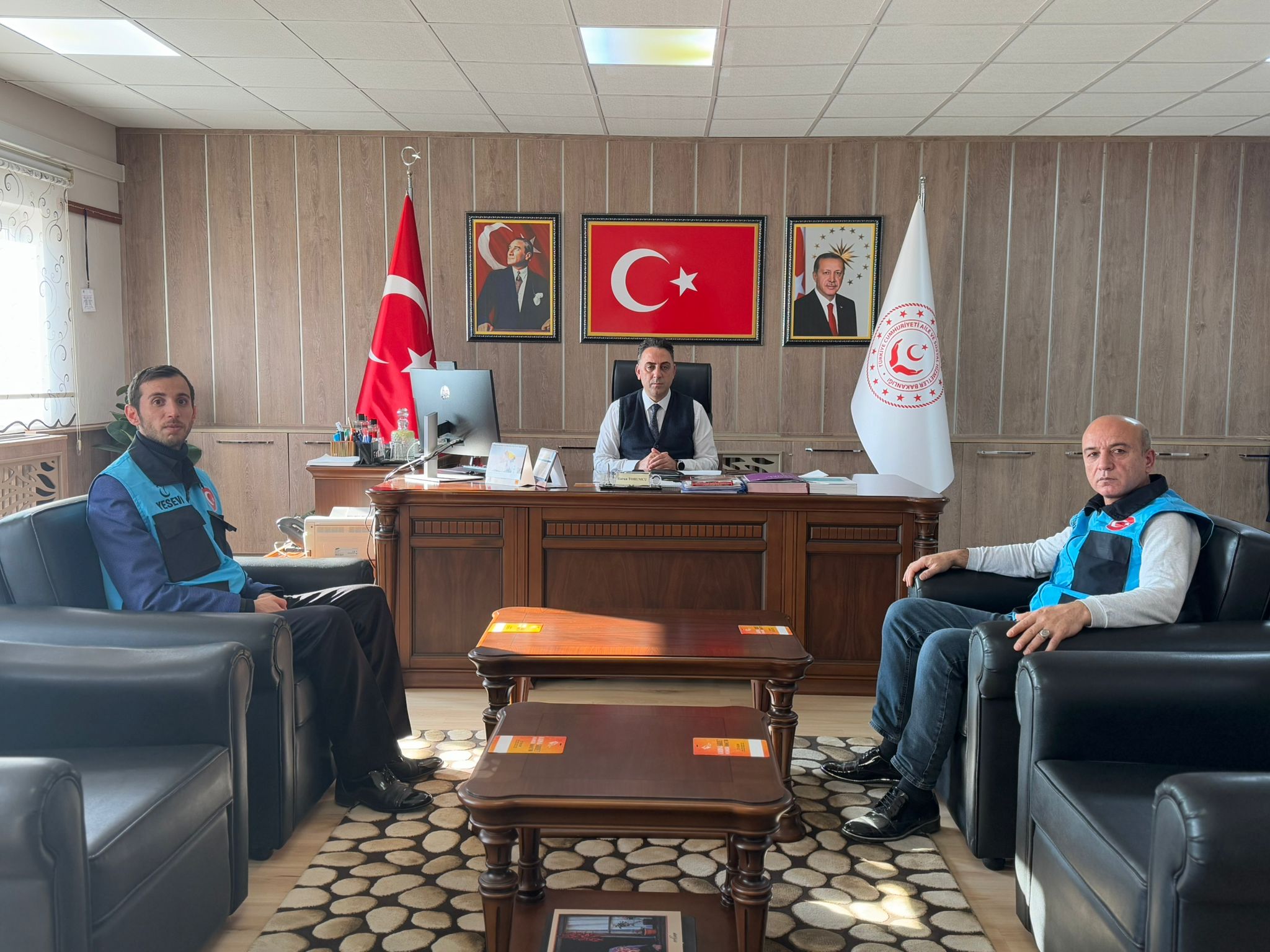 Yesevi Hareketi Edirne İl Başkanlığı’ndan Aile ve Sosyal Politikalar İl Müdürü Sn. Harun Tohumcu’ya Ziyaret