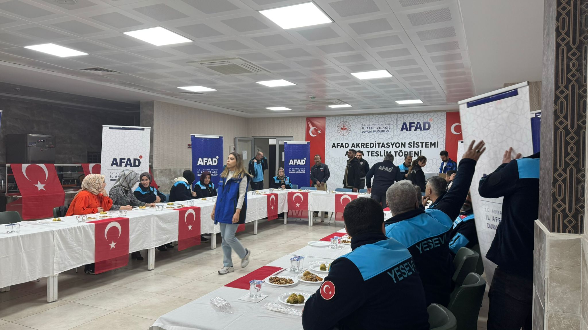 ADIYAMAN YESEVİ ARAMA KURTARMA EKİBİ AKREDİTASYON SERTİFİKALARINI VE ARMALARINI TESLİM ALDI!
