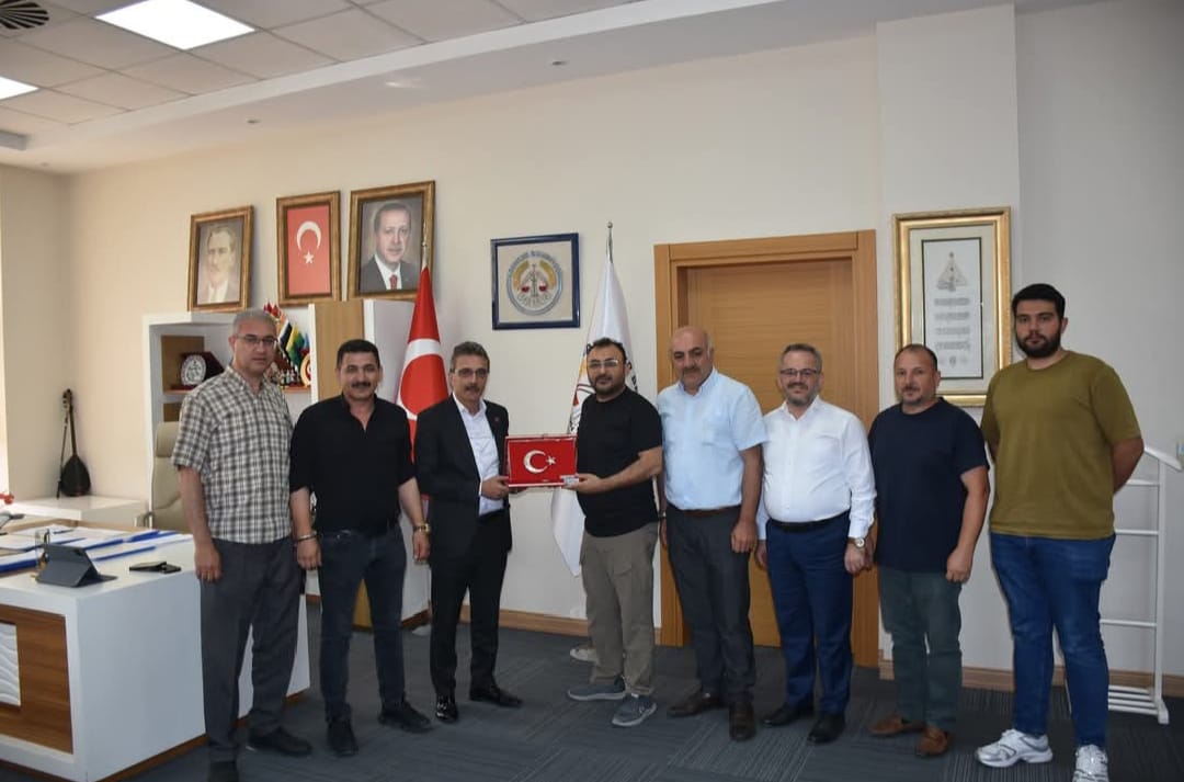 Sakarya’da Ziyaret ve Hediye Takdimi
