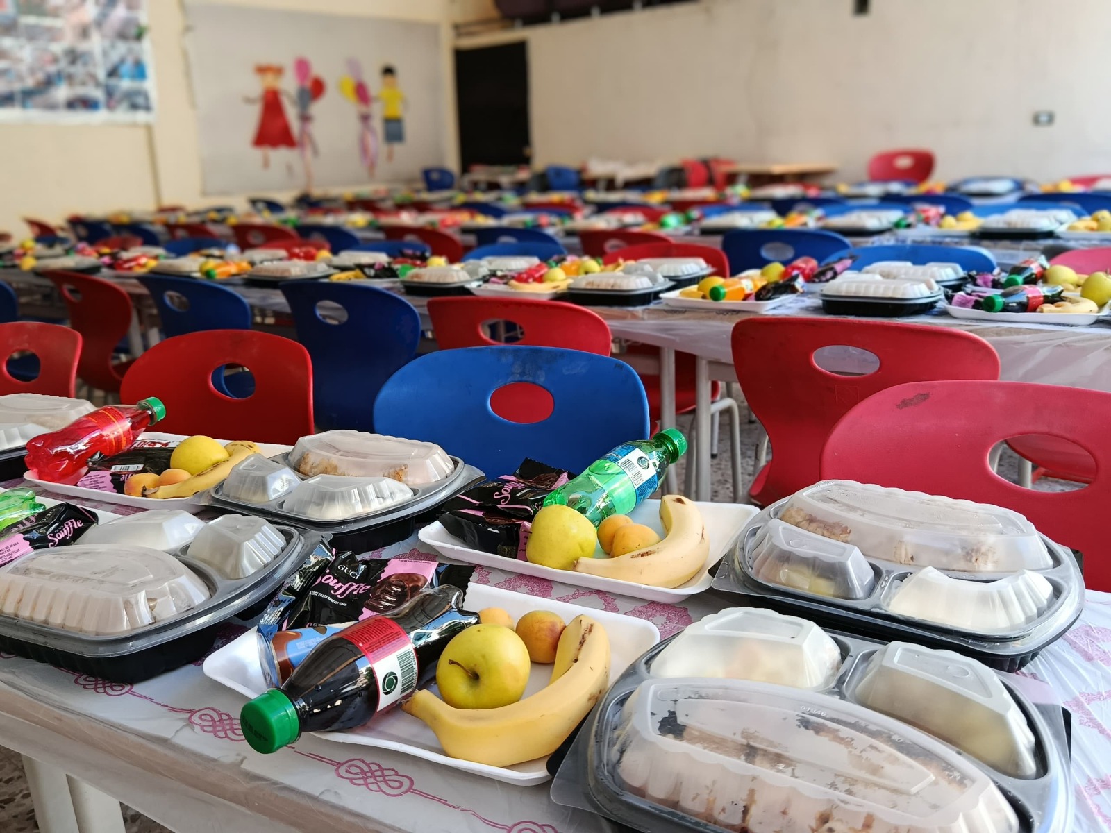Suriye’deki Fidan Ana Yetim ve Kültür Merkezimizde Yemek Dağıtımı Gerçekleştirildi