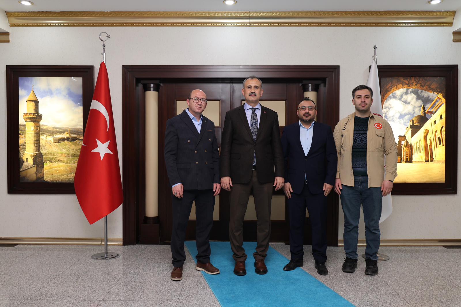 Yesevi Hareketi’nden Ağrı Valisi Önder Bozkurt’a Ziyaret
