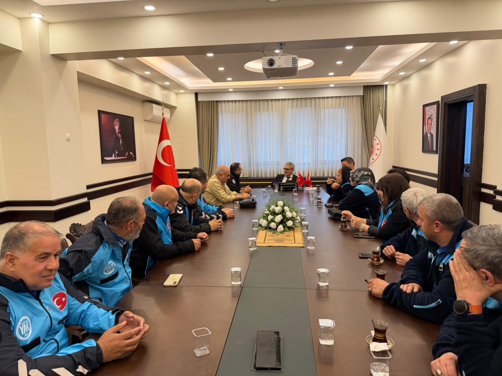 Yesevi Hareketi’nden İzmit Kaymakamı Yusuf Ziya Çelikkaya’ya Ziyaret