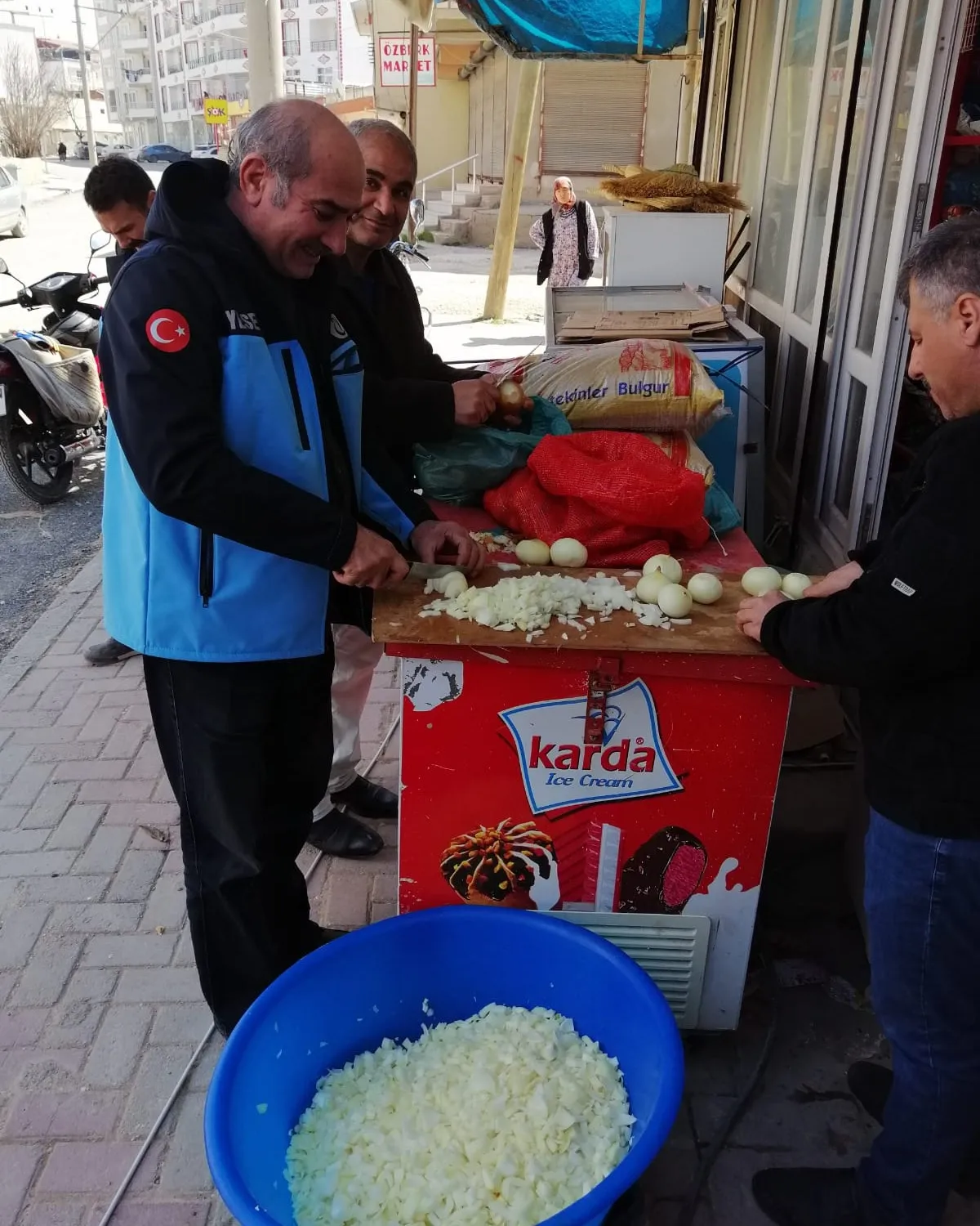 Adıyaman Gölbaşı'nda Depremzede Kardeşlere 1000 Kişilik İftar Yemeği Verildi